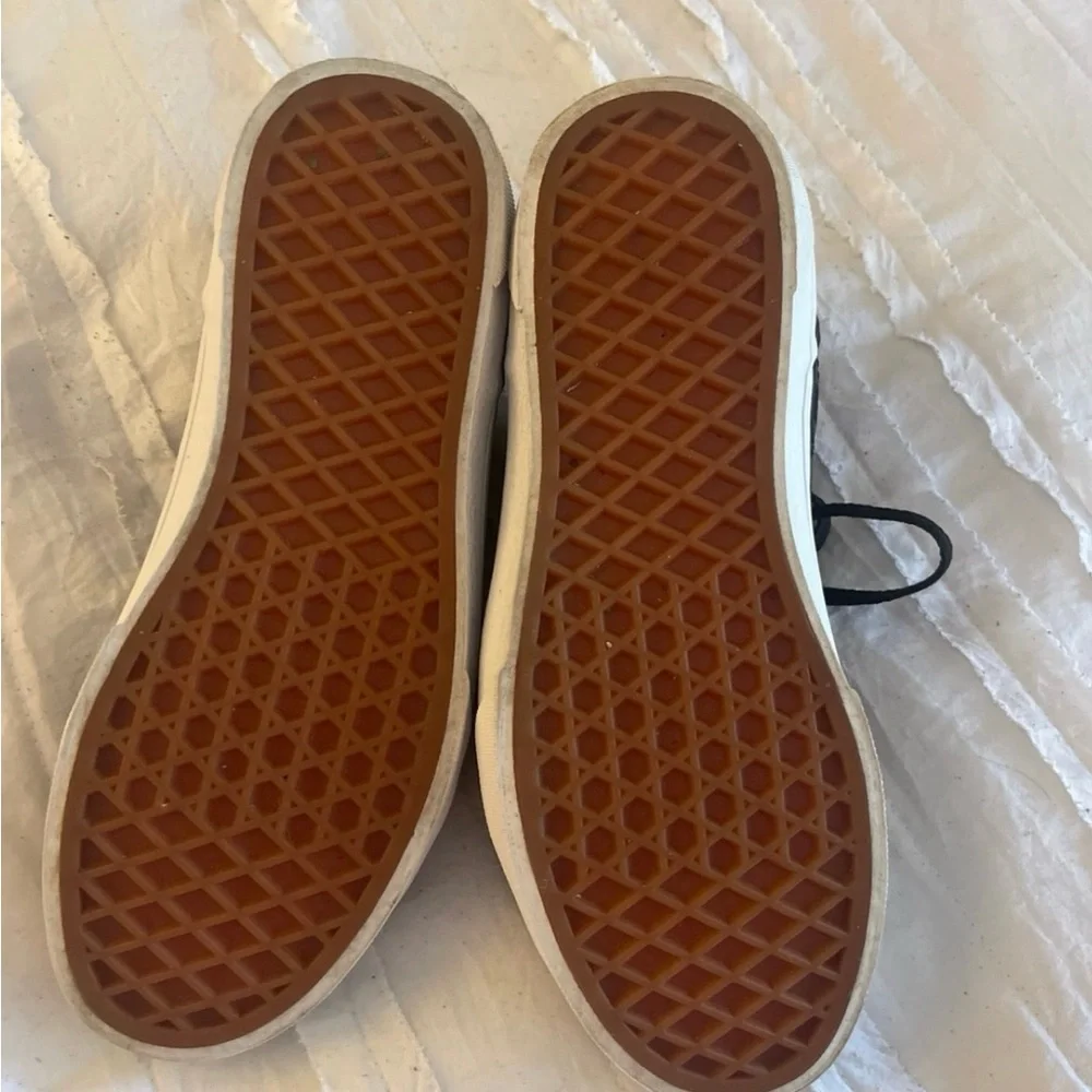 Vans - Picture 3 of 3